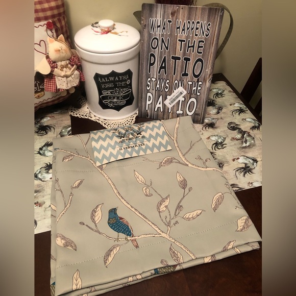 Other - 🥳 NEW BIRD VALENCE WITH METAL SIGN